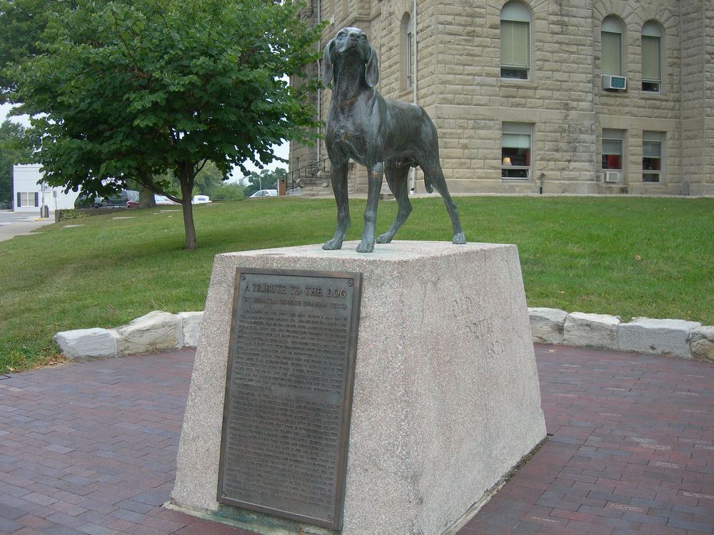 Old Drum Statue in Warrensburg, MO